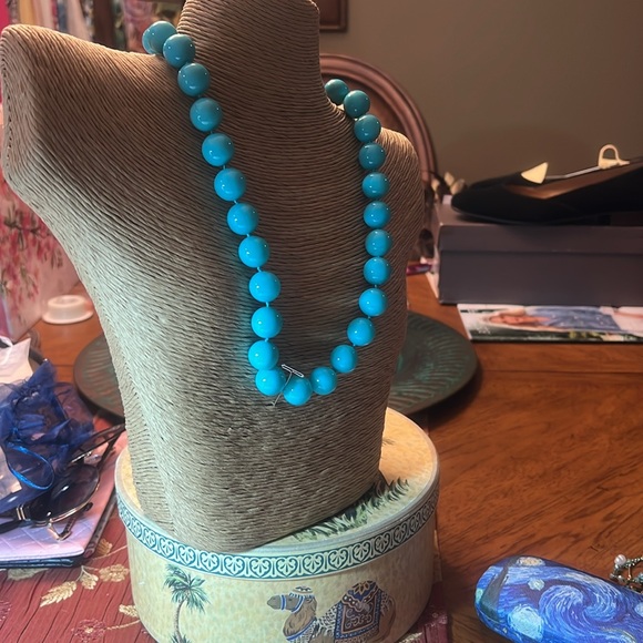 Sleeping Beauty colored Shell Pearls - Picture 2 of 6